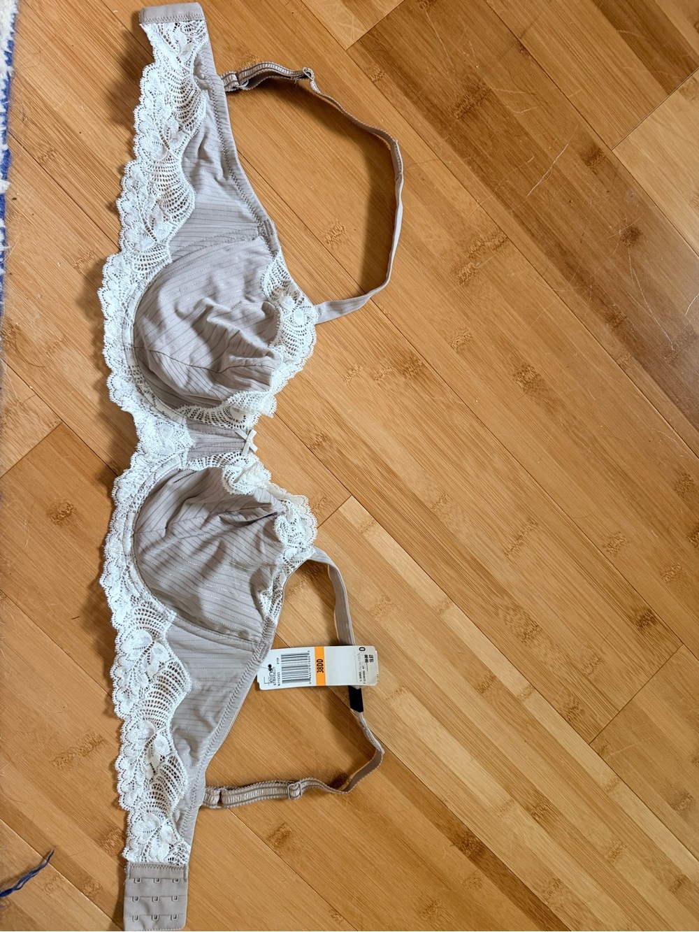 Felina Taupe Bra with White Lace Trim NWT